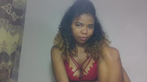 esmeraldae online show from October 27, 2025, 7:23 am