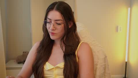 Ester online show from July 14, 2026, 4:28 am