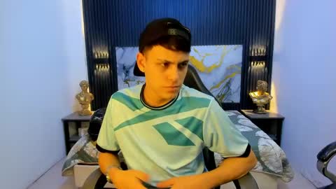 ethanx18 online show from June 1, 2026, 4:25 am