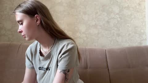 Eva Calvin online show from June 25, 2026, 5:12 am