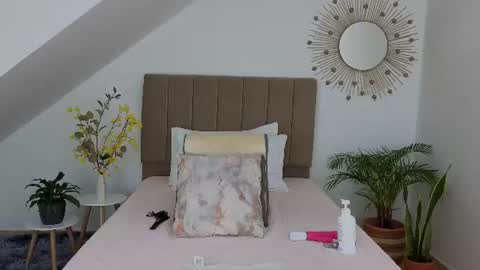 eva_fox43 online show from July 10, 2026, 11:40 pm