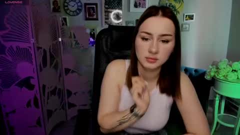 Snapshot of eva_grosss chatting on June 14, 2026, 5:42 am Eva online show from June 14, 2026, 5:42 am