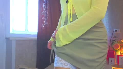 Snapshot of eva_sinn chatting on June 9, 2026, 10:16 am Hi there i am Eva and i wish create a nice community with you so join my Ticket Show for more pleasure online show from June 9, 2026, 10:16 am