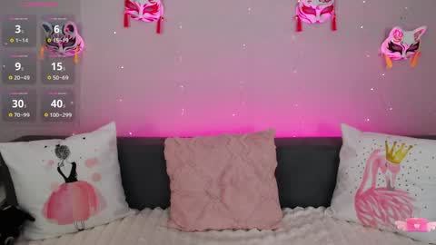Snapshot of evarey_ chatting on June 3, 2026, 4:37 am Adelina online show from June 3, 2026, 4:37 am