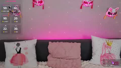 Snapshot of evarey_ chatting on June 21, 2026, 4:26 am Adelina online show from June 21, 2026, 4:26 am