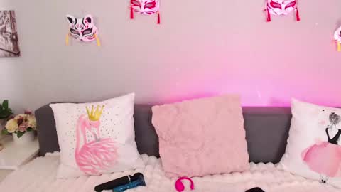 Snapshot of evarey_ chatting on June 30, 2026, 3:51 am Adelina online show from June 30, 2026, 3:51 am
