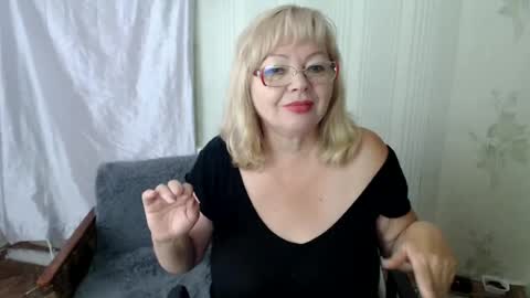 Snapshot of evelynloveshy chatting on July 10, 2026, 8:40 am BarbaraBlondy online show from July 10, 2026, 8:40 am