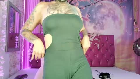 everlyn_sexx online show from May 15, 2026, 1:29 pm