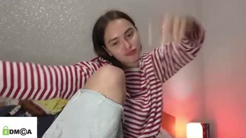 evi_woow online show from June 13, 2026, 9:46 pm