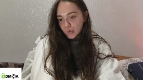 evi_woow online show from June 18, 2026, 9:30 pm