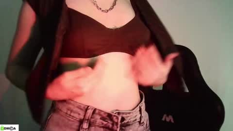 Renesme White Im here from Monday to Friday online show from April 28, 2026, 1:26 am