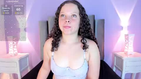 evierouse_ online show from June 16, 2026, 7:49 pm
