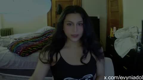 Avelyn Evynia online show from July 28, 2026, 3:21 pm