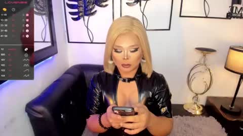 Snapshot of exotic_lindsay chatting on June 10, 2026, 1:39 am Lindsay online show from June 10, 2026, 1:39 am