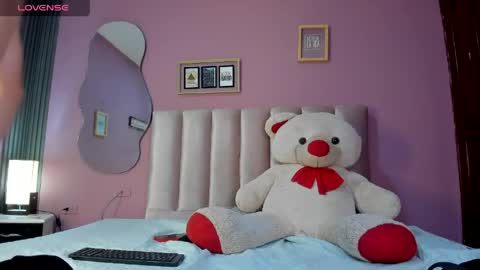 Snapshot of eytan_20 chatting on May 3, 2026, 3:23 am EYTAN online show from May 3, 2026, 3:23 am