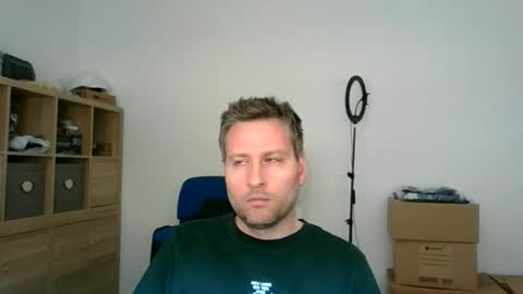 Snapshot of faer_087 chatting on April 24, 2026, 11:56 am faer_087 online show from April 24, 2026, 11:56 am