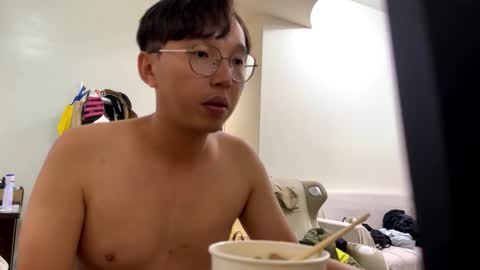 faint45508542 online show from January 4, 2025, 1:10 pm