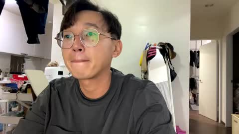 faint45508542 online show from January 6, 2025, 4:02 pm