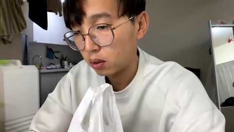 faint45508542 online show from February 2, 2025, 12:02 pm