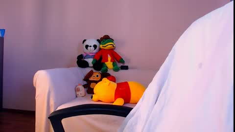 Elli  online show from May 22, 2026, 5:14 am