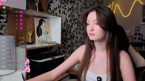 lina online show from June 4, 2026, 4:35 pm