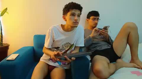 FallGays online show from July 17, 2026, 3:07 pm