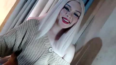 DANIELLA - DONT FORGET TO GIVE ME A THUMBSU UP online show from June 10, 2026, 4:50 pm