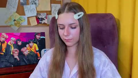 fantomka_ online show from August 5, 2026, 8:22 pm