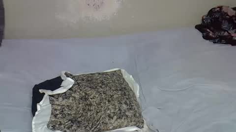 fauzia_byb2 online show from April 10, 2026, 6:56 pm