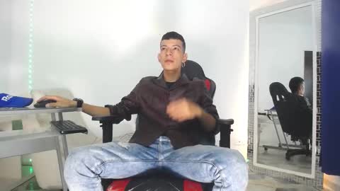 Favel Gomez online show from December 26, 2024, 12:38 pm