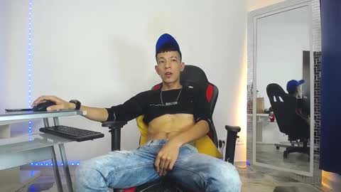 Favel Gomez online show from January 16, 2025, 4:28 am
