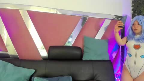 Fayevalentiine online show from April 22, 2026, 7:37 pm