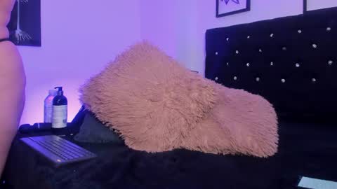 felina online show from July 10, 2026, 3:47 pm
