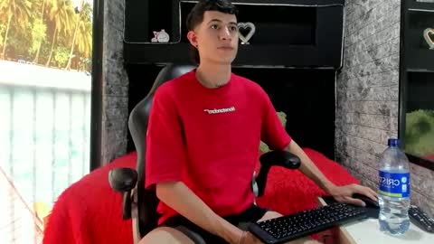felipe fiire online show from May 11, 2026, 4:04 pm