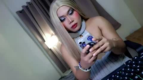 femboy_veronica online show from June 15, 2026, 4:31 pm
