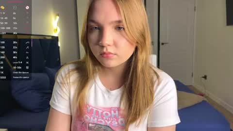 Snapshot of fififlower chatting on May 27, 2026, 7:00 pm Rebecca online show from May 27, 2026, 7:00 pm