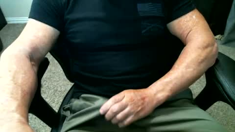 fitguy40 online show from June 11, 2026, 8:51 pm