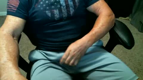 fitguy40 online show from June 17, 2026, 3:31 am