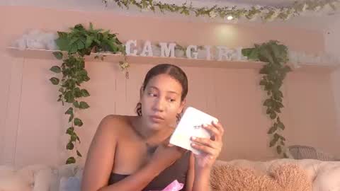 Snapshot of flavia_cruz chatting on July 16, 2026, 12:44 pm Flavia online show from July 16, 2026, 12:44 pm