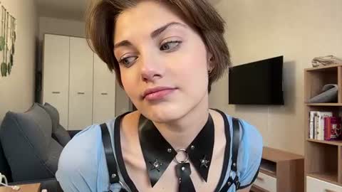 Snapshot of florenceheatly chatting on June 11, 2026, 10:13 am Flora online show from June 11, 2026, 10:13 am
