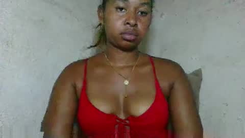 florencia011 online show from April 26, 2026, 8:01 am