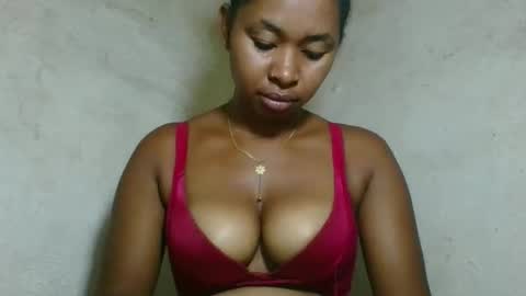 florencia011 online show from May 3, 2026, 5:24 am