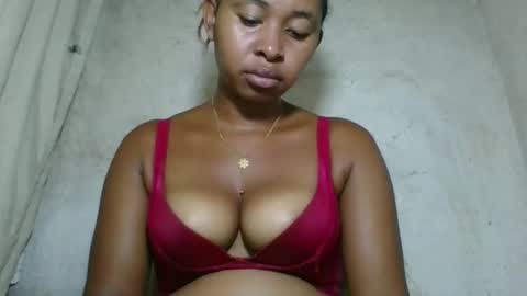 florencia011 online show from May 7, 2026, 9:58 am