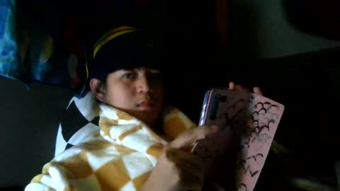 fluffycroissant07 online show from June 19, 2026, 10:41 am