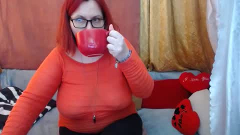 Snapshot of foxydesiree chatting on May 3, 2026, 5:57 am foxydesiree online show from May 3, 2026, 5:57 am