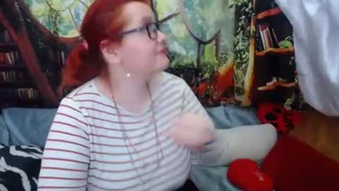 Snapshot of foxydesiree chatting on May 22, 2026, 10:48 pm foxydesiree online show from May 22, 2026, 10:48 pm