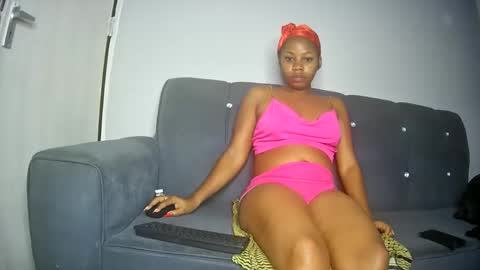 freakyLucy online show from December 15, 2024, 4:51 am