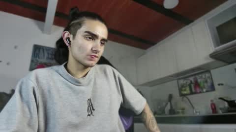 Jhonny online show from November 18, 2025, 11:48 pm