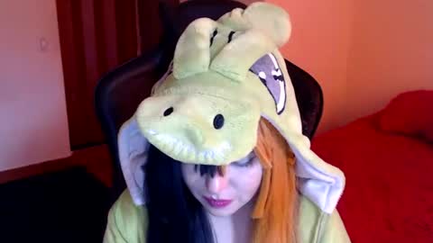 Kate 3 online show from June 19, 2026, 9:51 pm