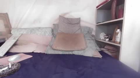gayrobbin online show from June 3, 2026, 7:41 pm